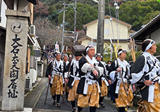 髙屋 直子「鎚を担ぐ」